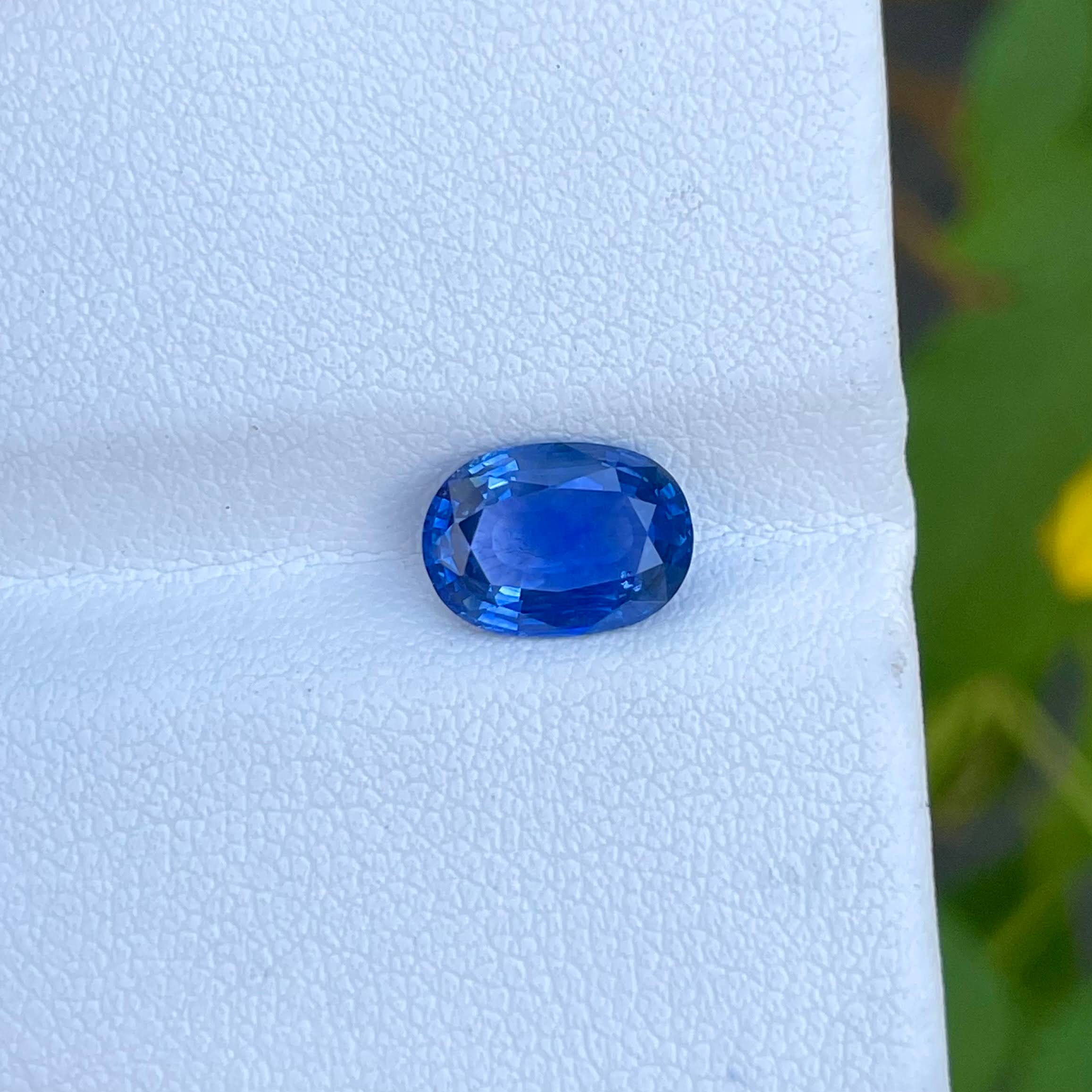 Sapphire Gemstone — view 1