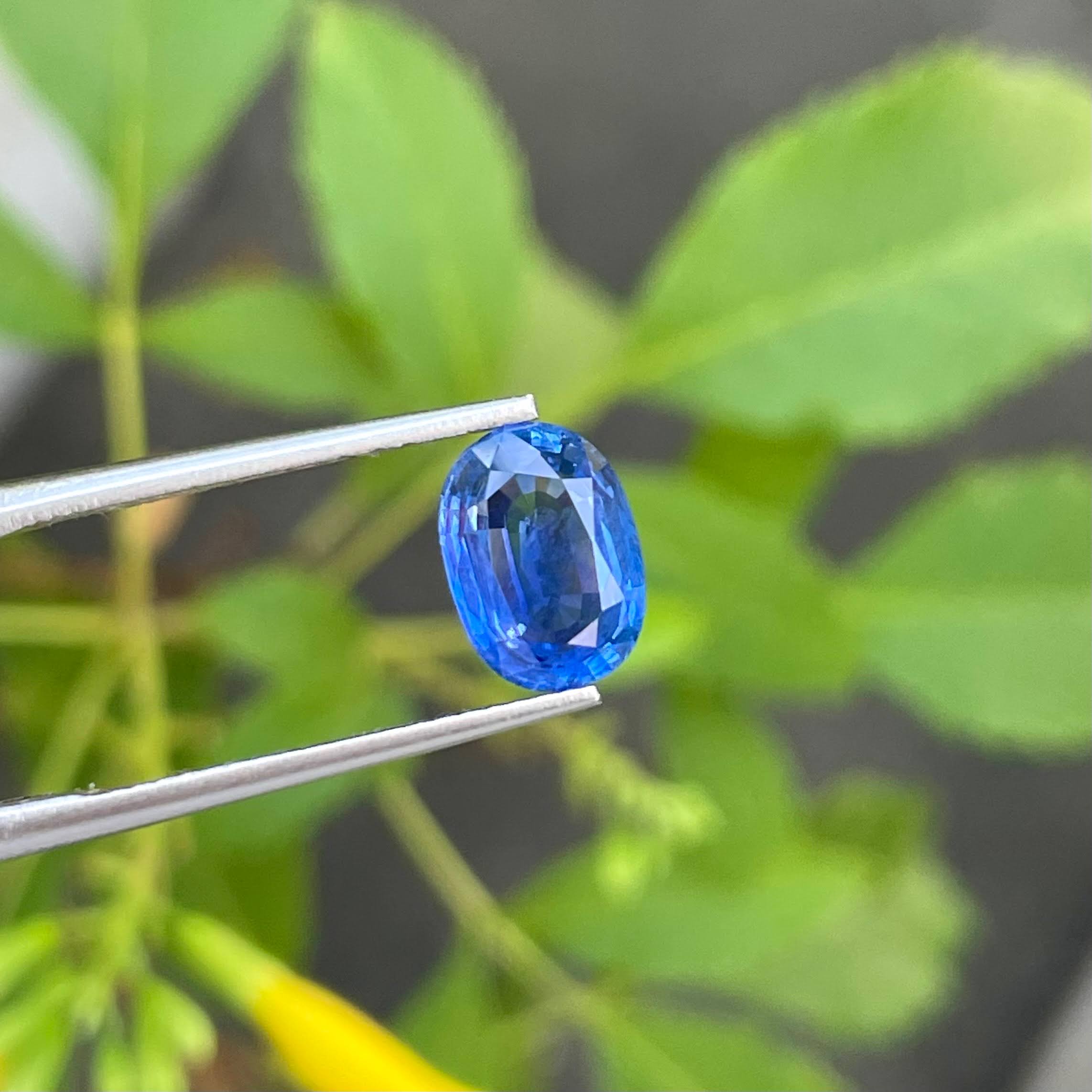 Sapphire Gemstone — view 2