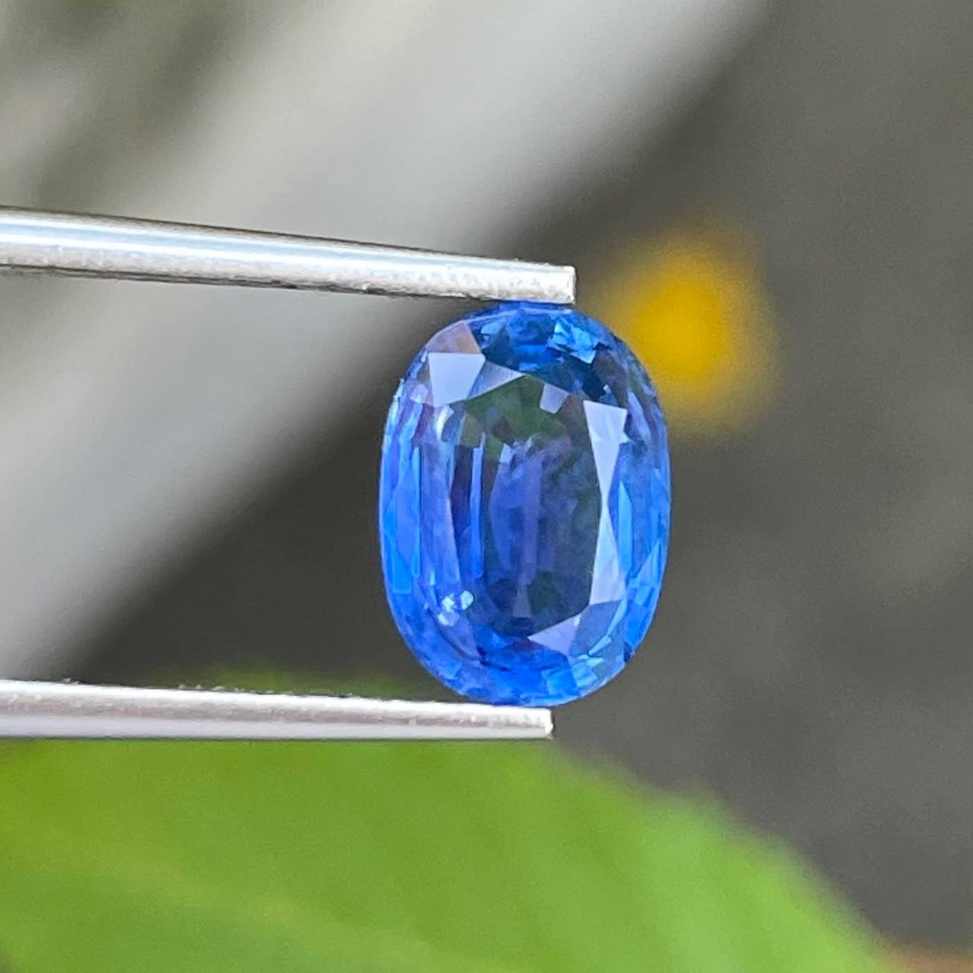 Sapphire Gemstone — view 4
