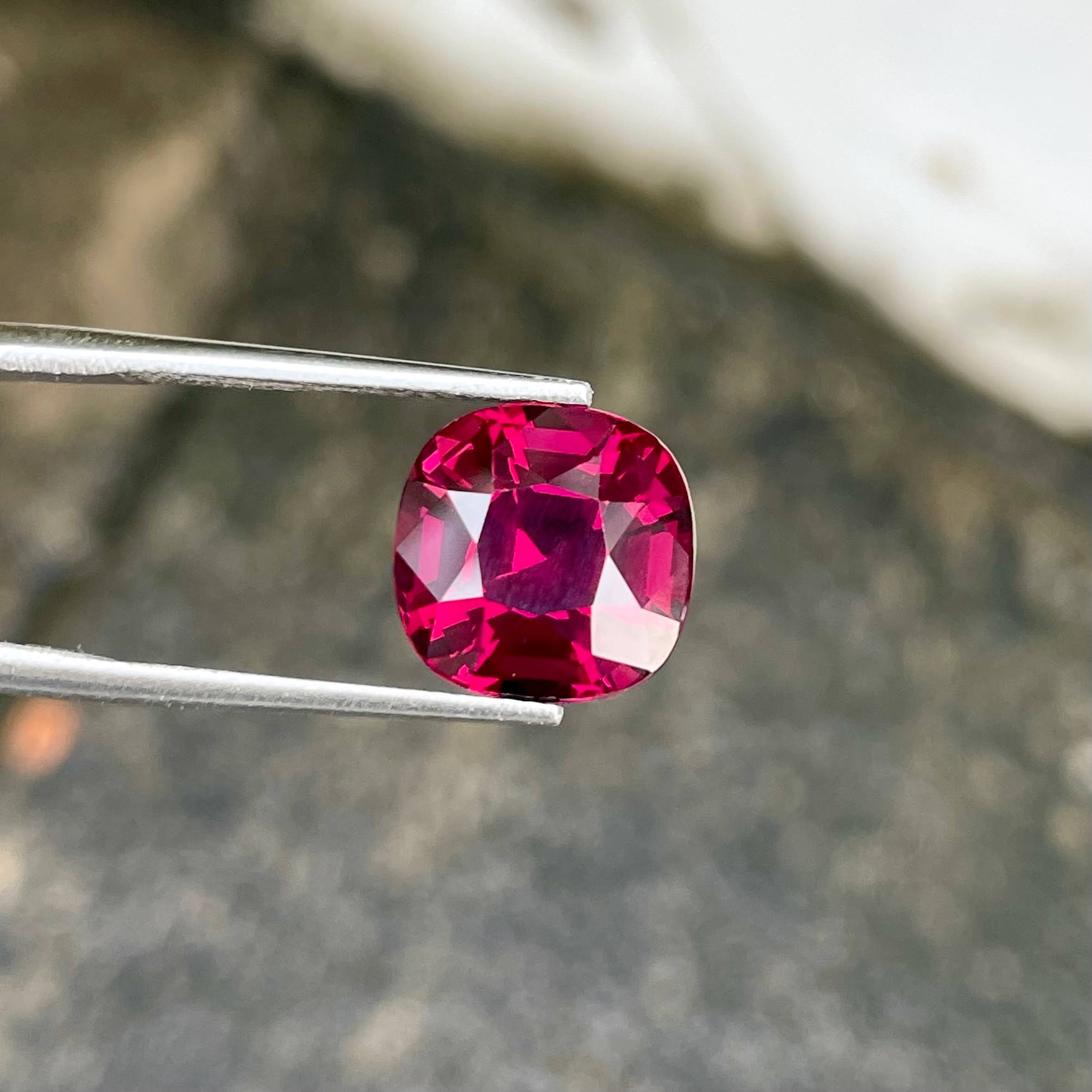 6.94 Carats Fire Reddish Pink Garnet Cushion Cut Natural Tanzanian Gemstone — view 4