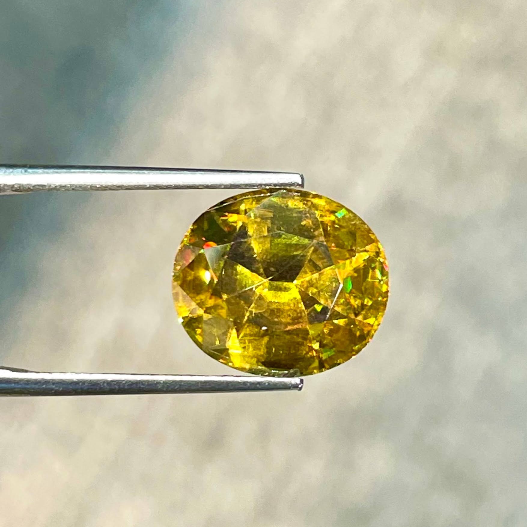 4.75 Carats Natural Sphene Stone Oval Shaped Madagascar's Gemstone — view 3