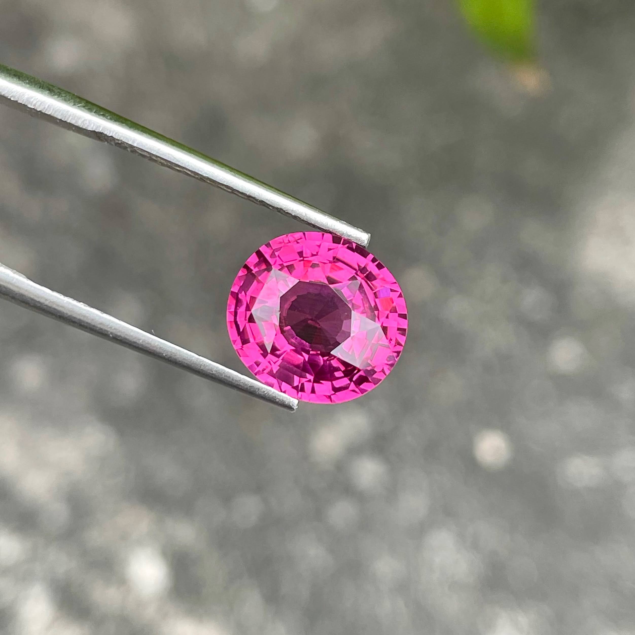 4.66 carats Hot Pink Garnet Stone Oval Cut Natural Nigerian Gemstone — view 4