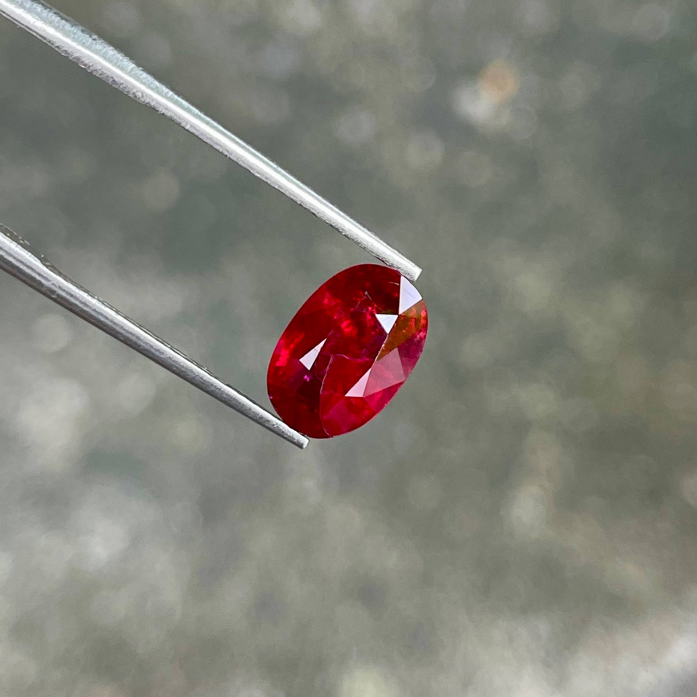 3.13 carats Blood Red Ruby Stone Oval Cut Natural Mozambique's Gemstone — view 2