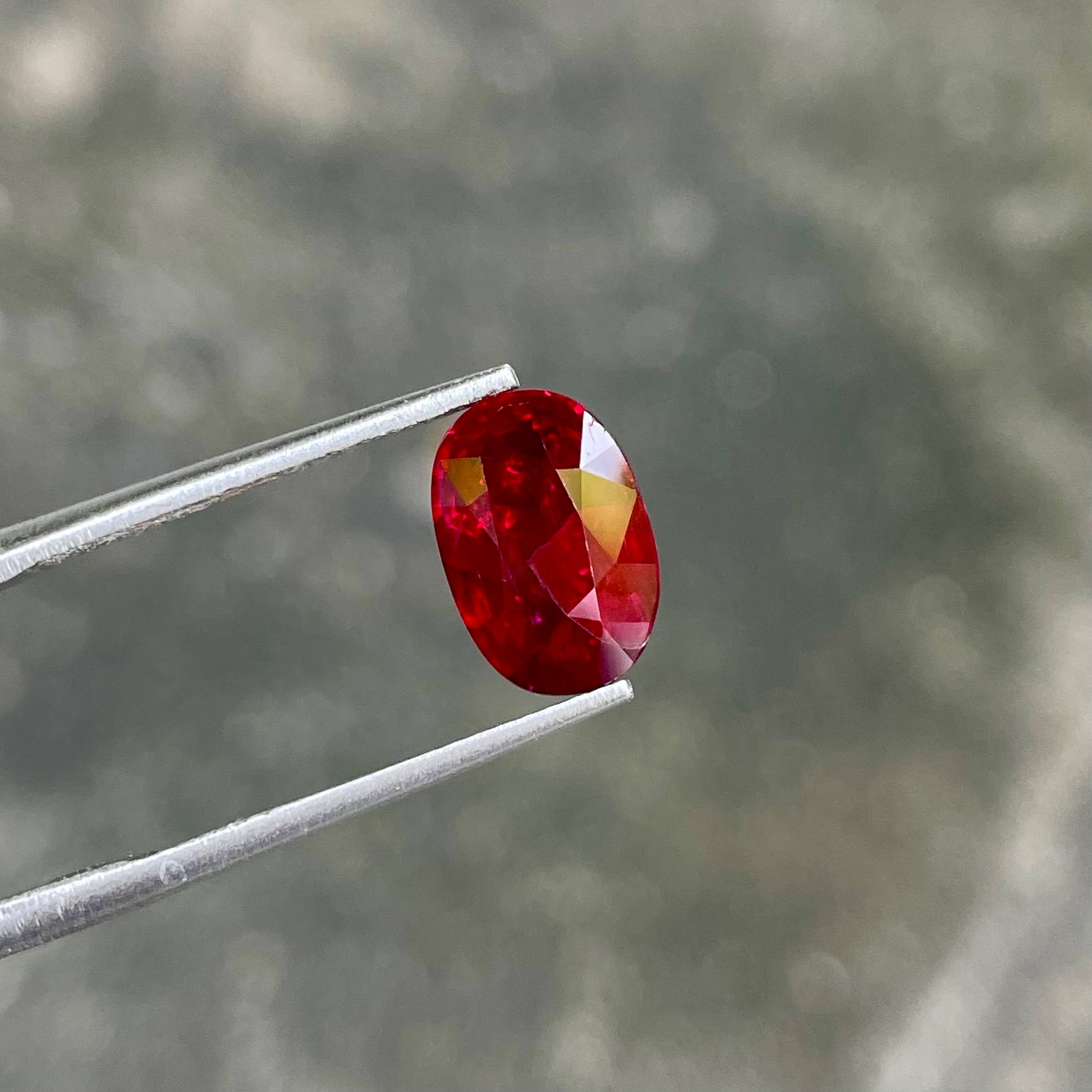 3.13 carats Blood Red Ruby Stone Oval Cut Natural Mozambique's Gemstone — view 3