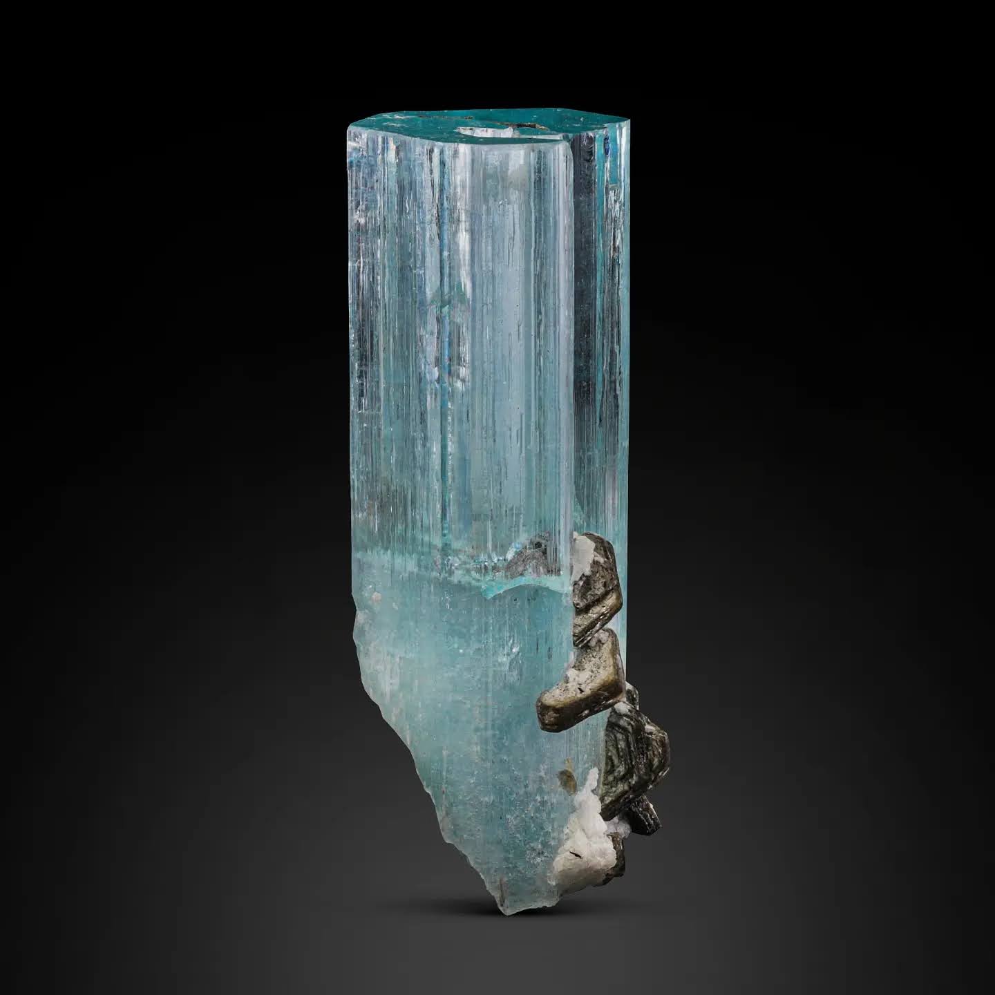 41 grams Batch Of 3 Best Quality Blue Aquamarine Crystals From Pakistan