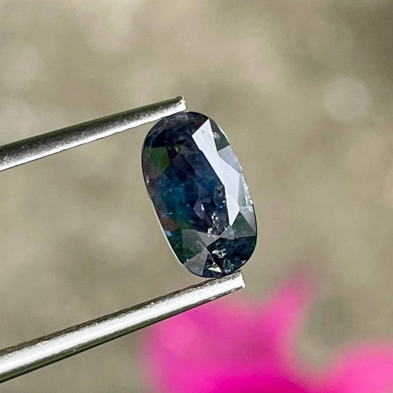 1.63 Carats Natural Color Change Sapphire Stone Oval Cut Sri Lankan Gemstone