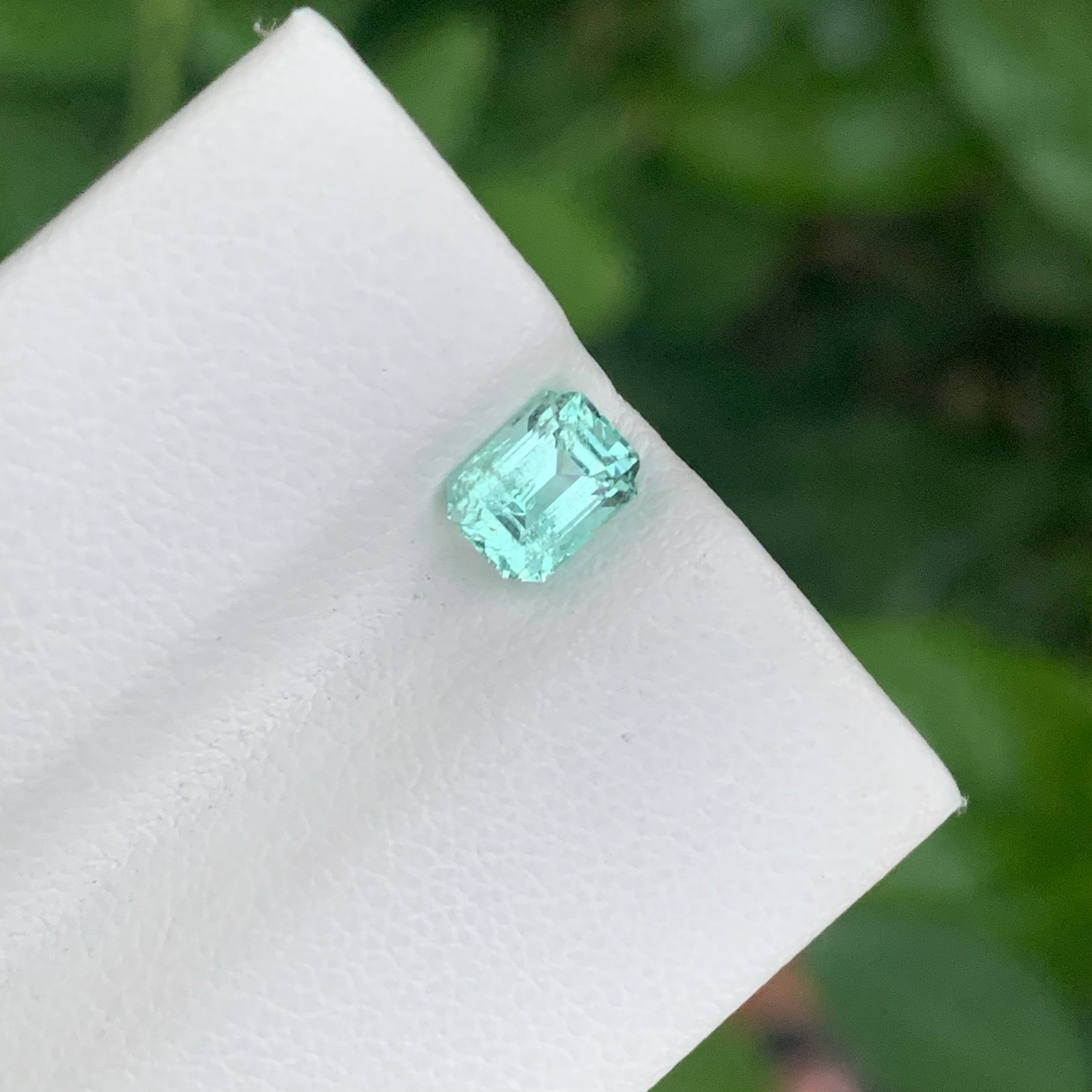 0.80 carats Emerald Stone Emerald Cut Natural Gemstone from Afghanistan — view 2