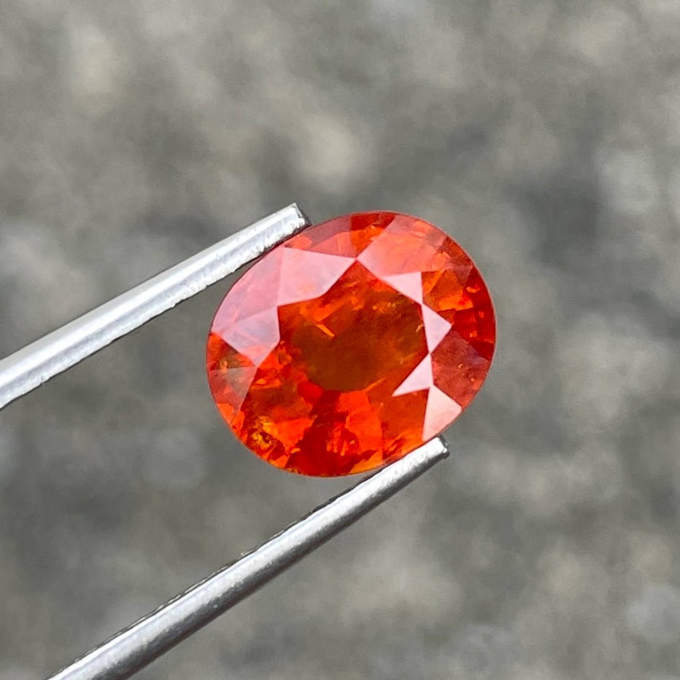 3.07 carats Red Spessartite Garnet Stone Oval Cut Natural Nigerian Gemstone — view 5