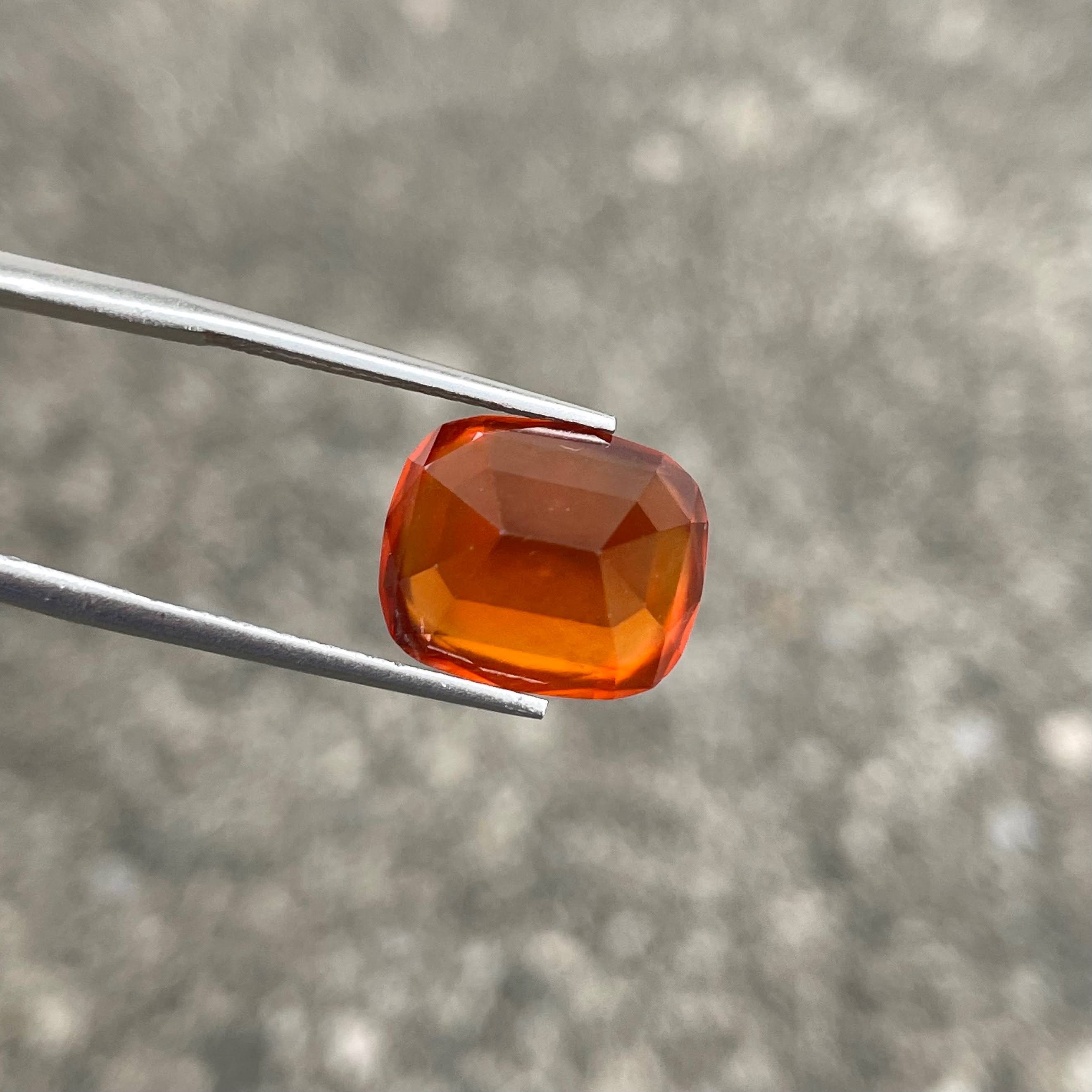 10.45 carats Red Hessonite Garnet Cushion Cut Natural African Gemstone — view 3