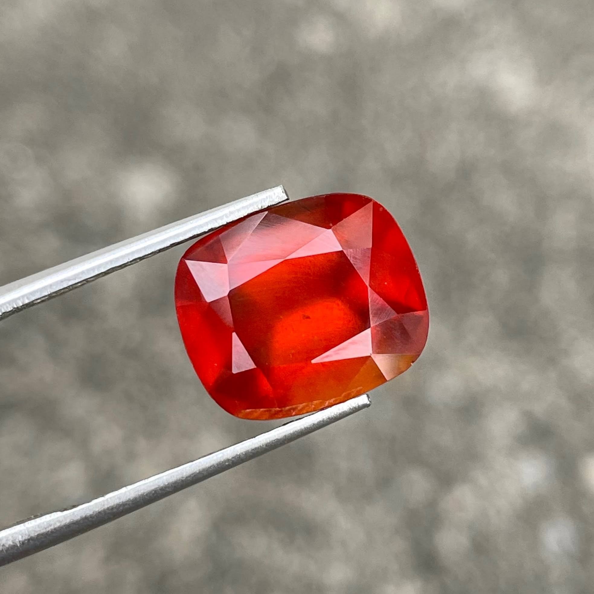 3.07 carats Red Spessartite Garnet Stone Oval Cut Natural Nigerian Gemstone — view 5