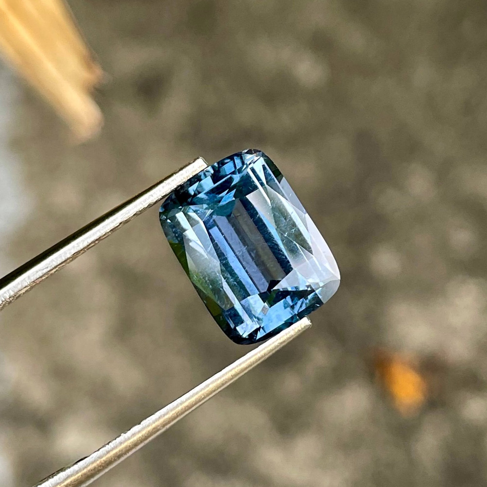 5.15 carats Grayish Blue Spinel Stone Cushion Cut Natural Tanzanian Gemstone — view 4