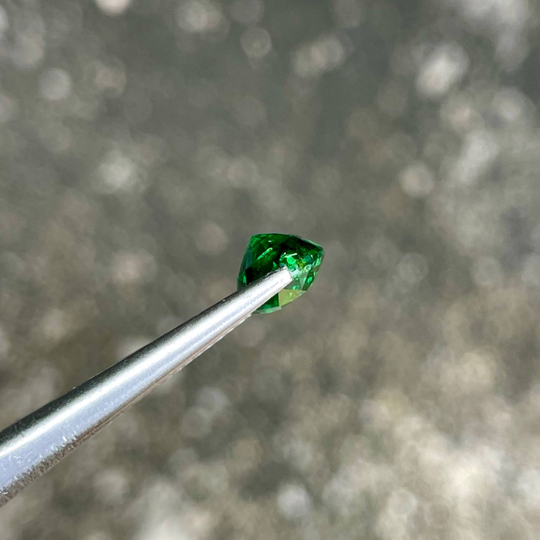 2.35 carats Green Tsavorite Garnet Stone Oval Cut Kenyan Gemstone
