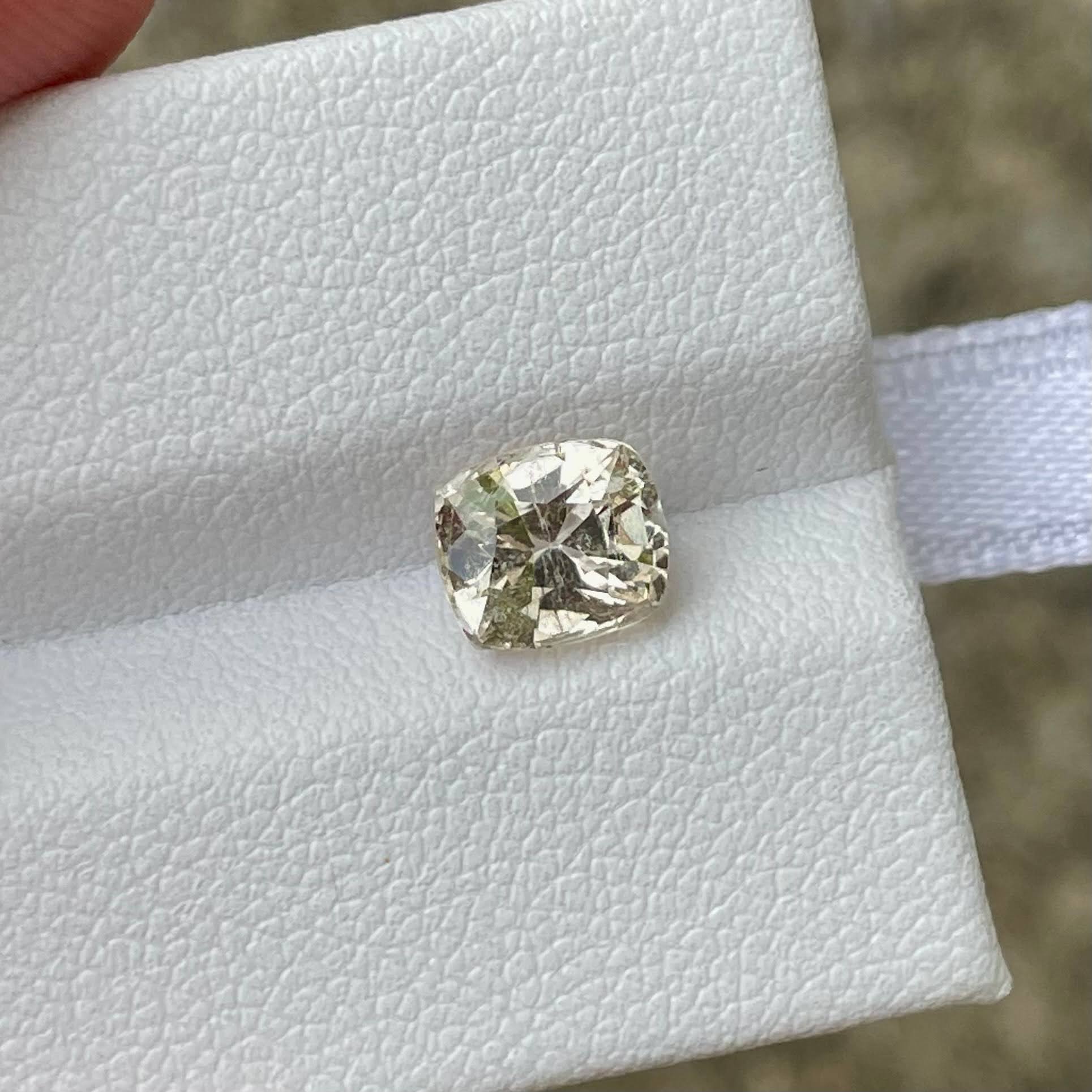 1.70 carats Light Gold Topaz Stone Cushion Cut Natural Pakistani Gemstone — view 3