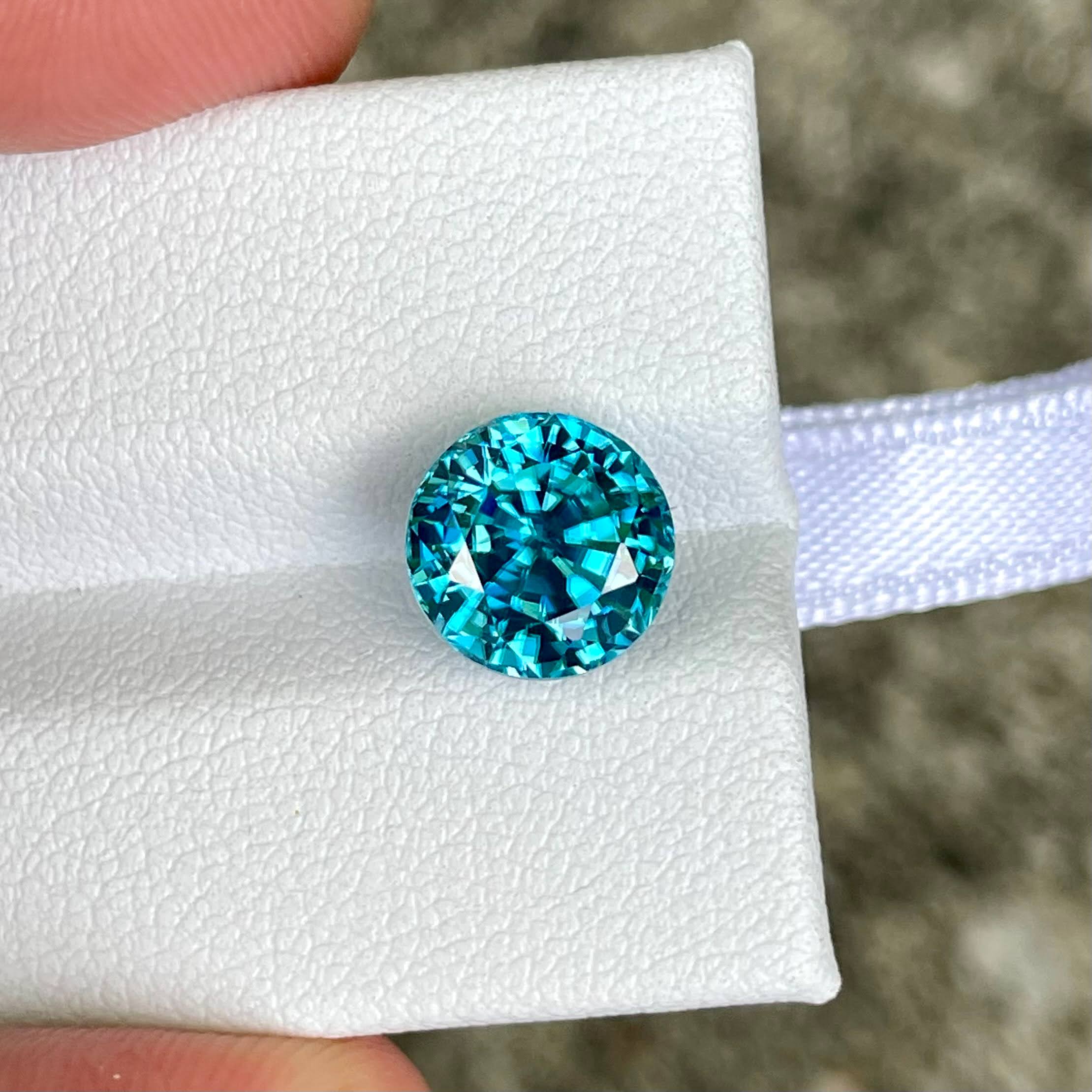 5.75 carats Blue Zircon Stone Round Cut Natural Cambodian Gemstone