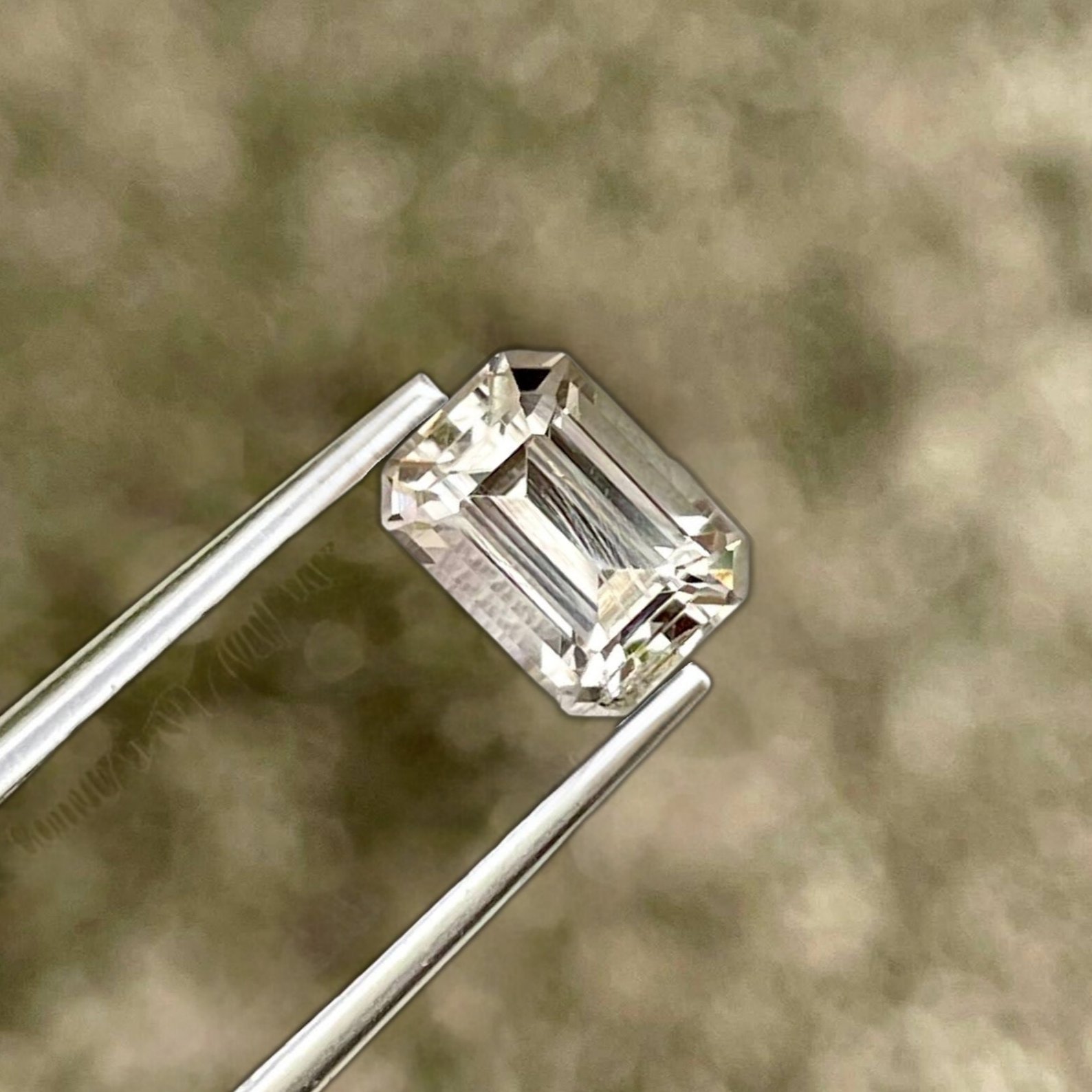 2.70 carats Topaz Stone Emerald Cut Natural Pakistani Gemstone — view 1