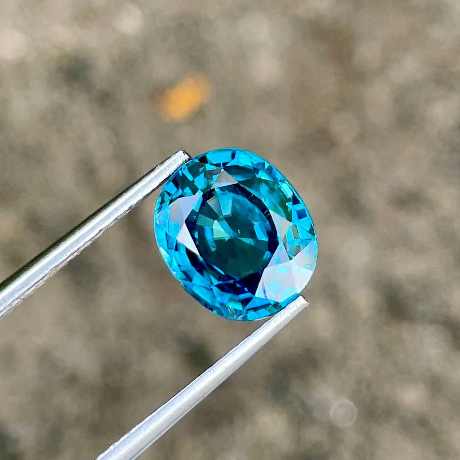 5.30 carats Blue Zircon Stone Oval Cut Natural Cambodian Gemstone — view 5