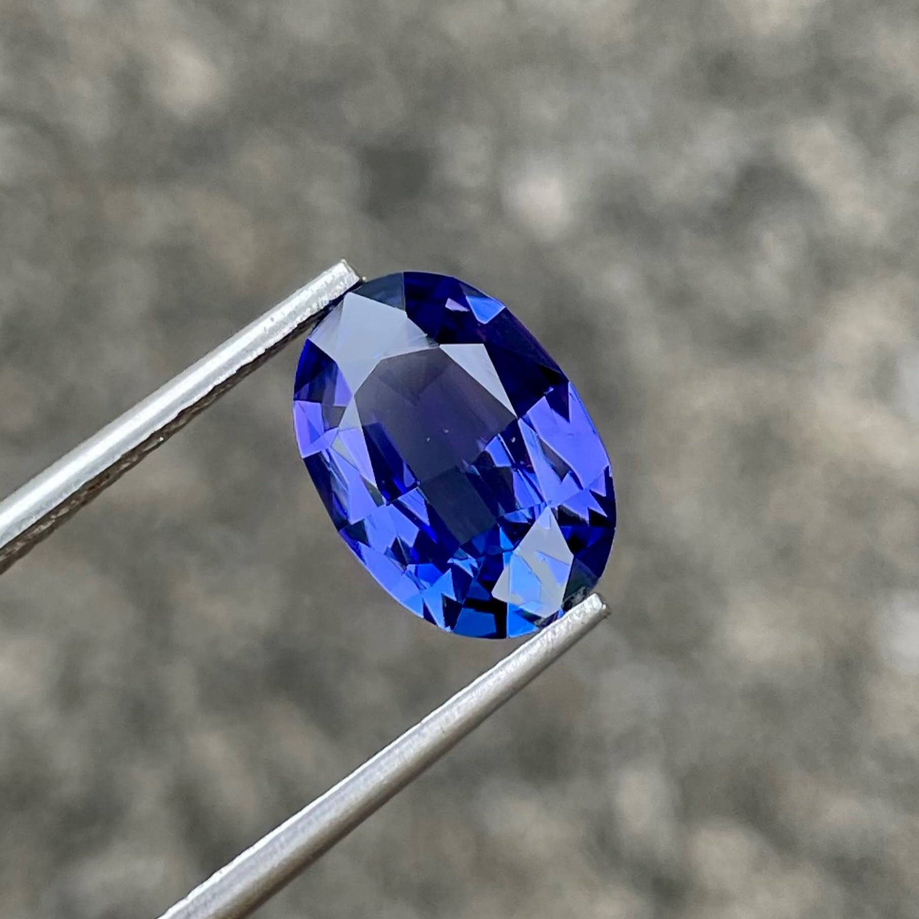 2.82 carats Blue Tanzanite Stone Oval Cut Natural Tanzanian Gemstone — view 4