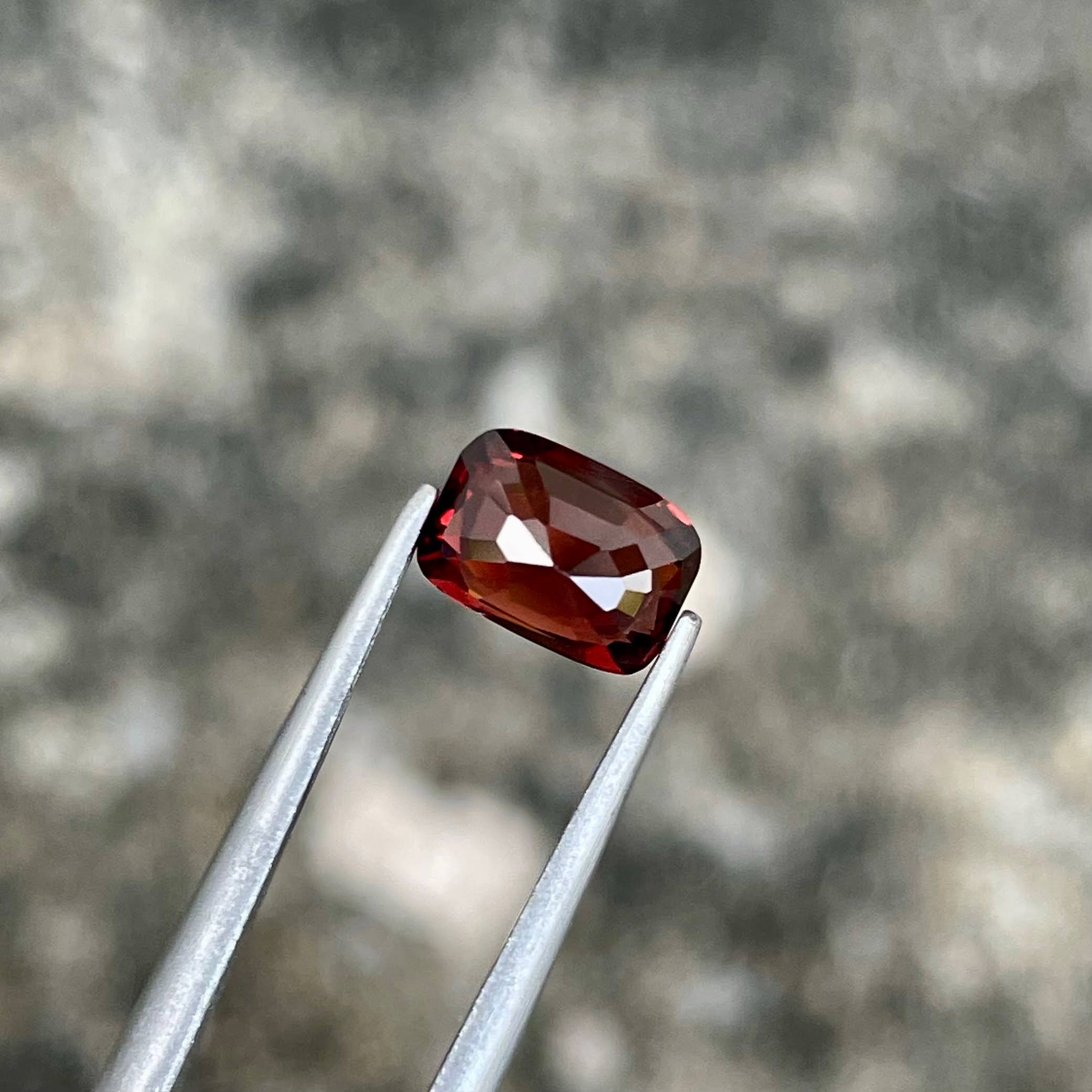 1.17 carats Brownish Red Spinel Stone Cushion Cut Gem from Burma — view 3