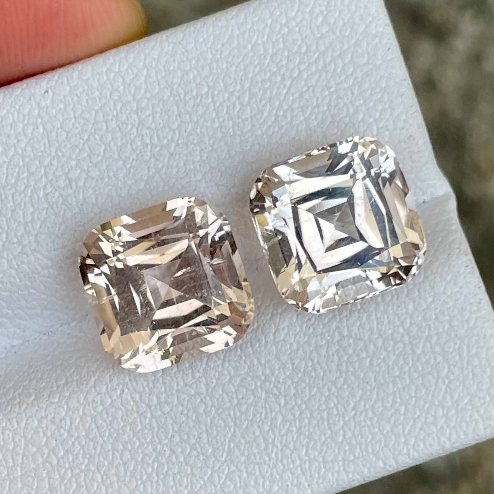 13.73 carats Topaz Gem Pair Cushion Cut Natural Pakistani Gemstone — view 4