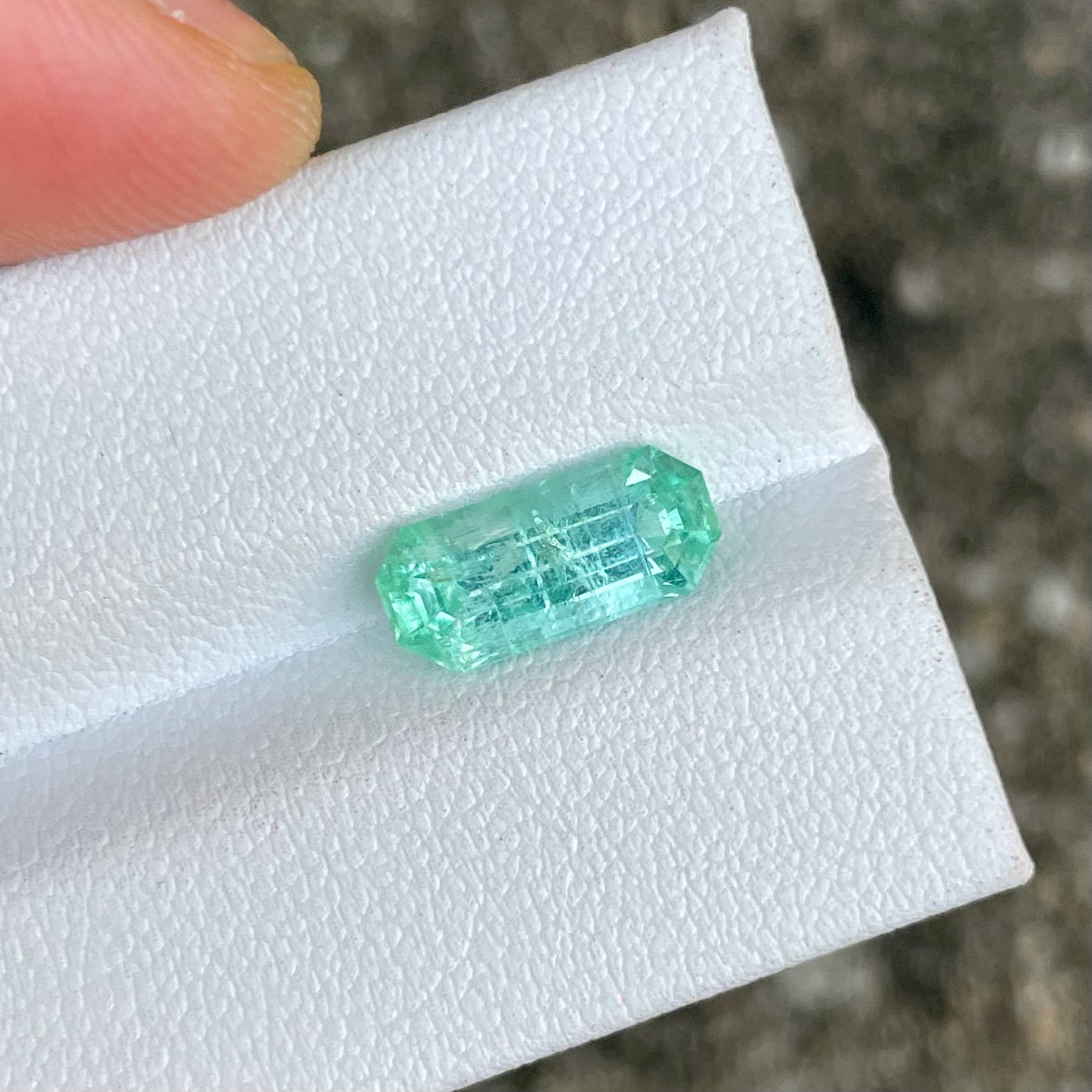 2.37 carats Green Emerald Stone Emerald Cut Natural Gemstone from Afghanistan — view 2