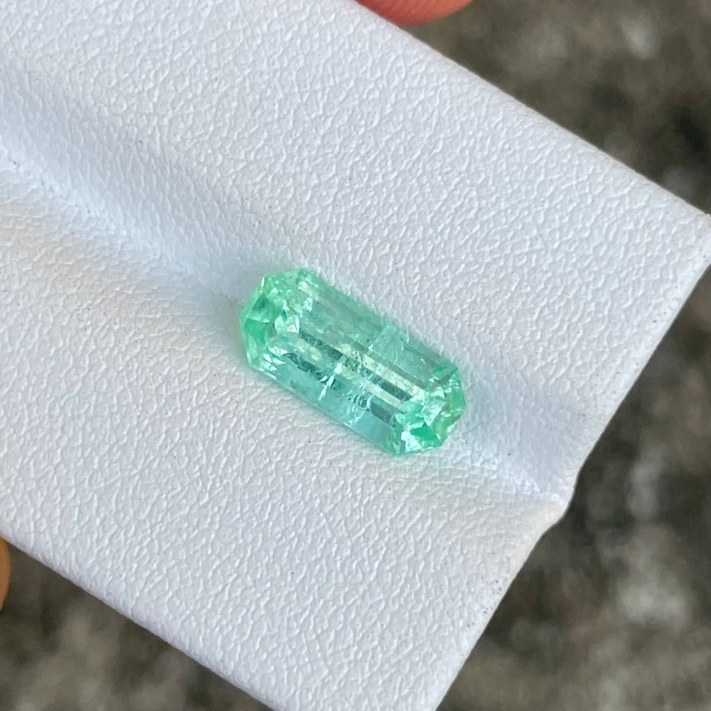 2.37 carats Green Emerald Stone Emerald Cut Natural Gemstone from Afghanistan — view 4
