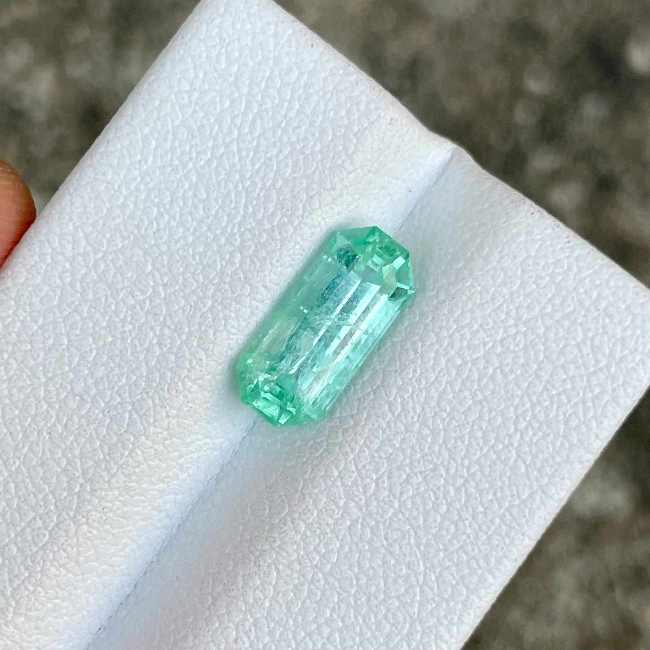2.37 carats Green Emerald Stone Emerald Cut Natural Gemstone from Afghanistan — view 5
