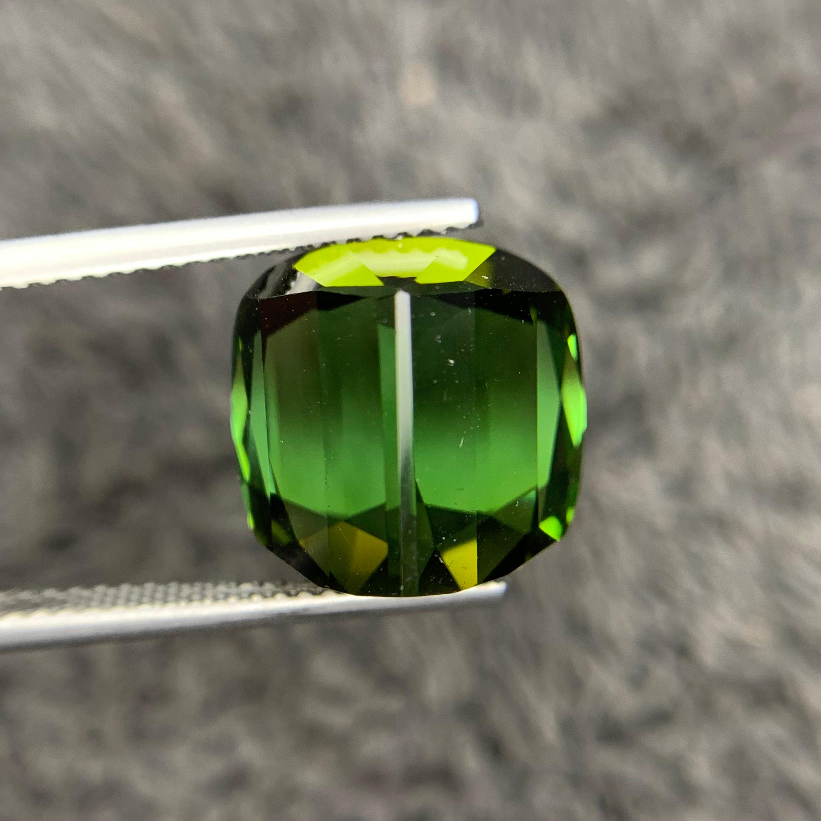 12.52 Carats Green Tourmaline Loose Gemstone from Africa — view 1