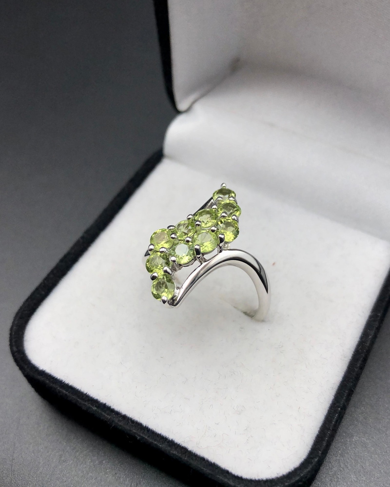 4.77 Gram Peridot Ring Fixed into 925 Silver