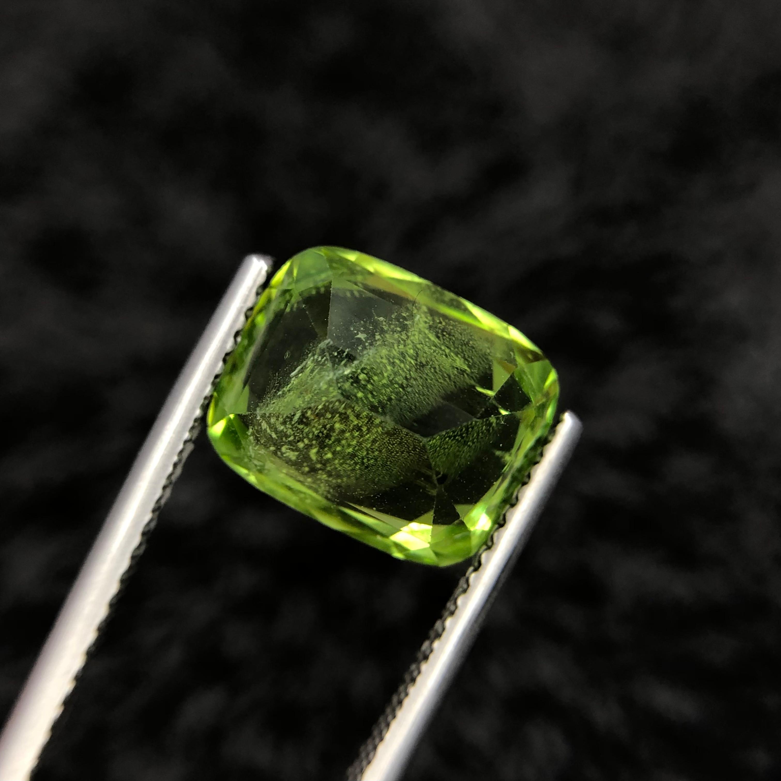 5.61 Carats Green Peridot from Pakistan Loose Gemstone — view 2