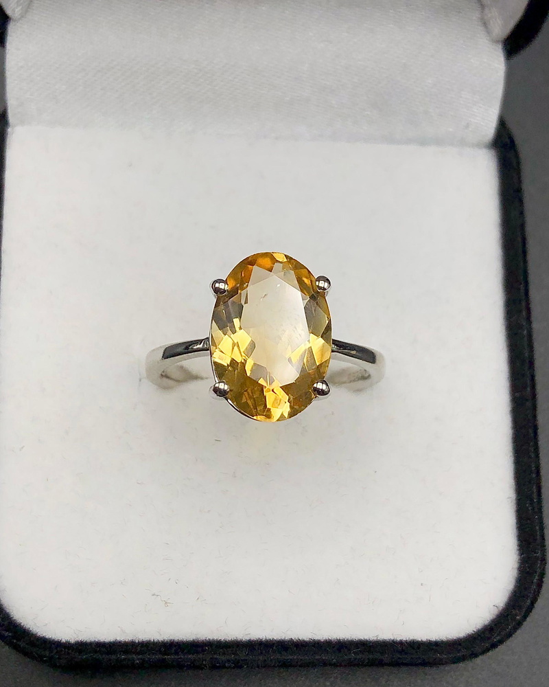 16.03 Carats Topaz Ring Fixed into 925 Silver — view 1