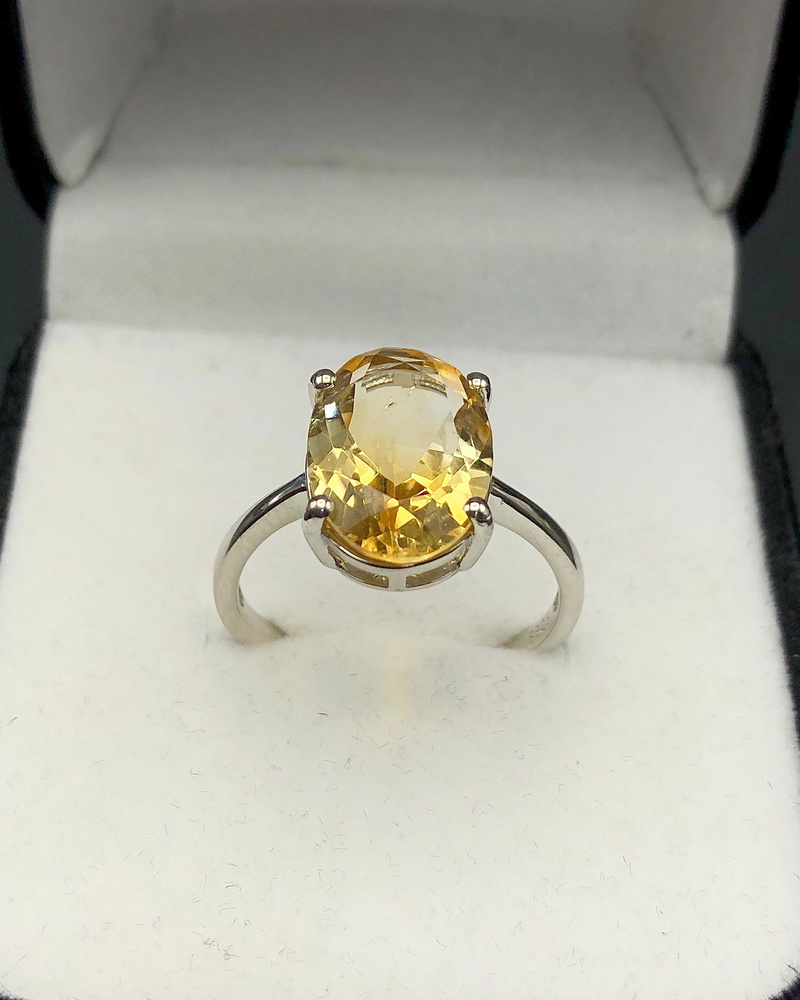 16.03 Carats Topaz Ring Fixed into 925 Silver — view 2