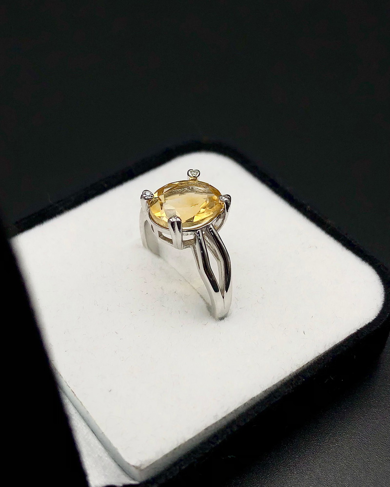 17.74 Carats Topaz Ring Fixed into 925 Silver — view 4