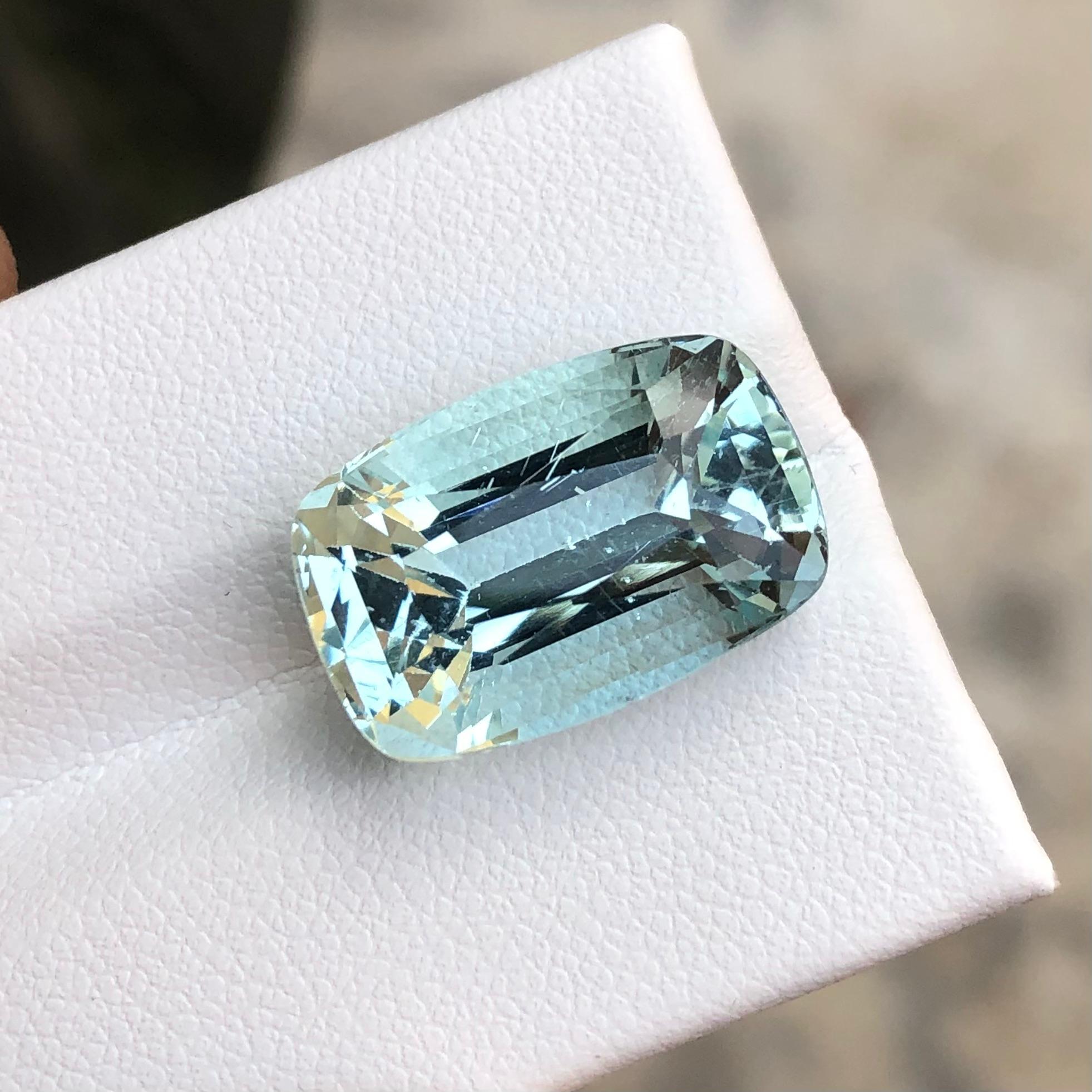 12.59 ct Aquamarine Gemstone From Pakistan — view 1