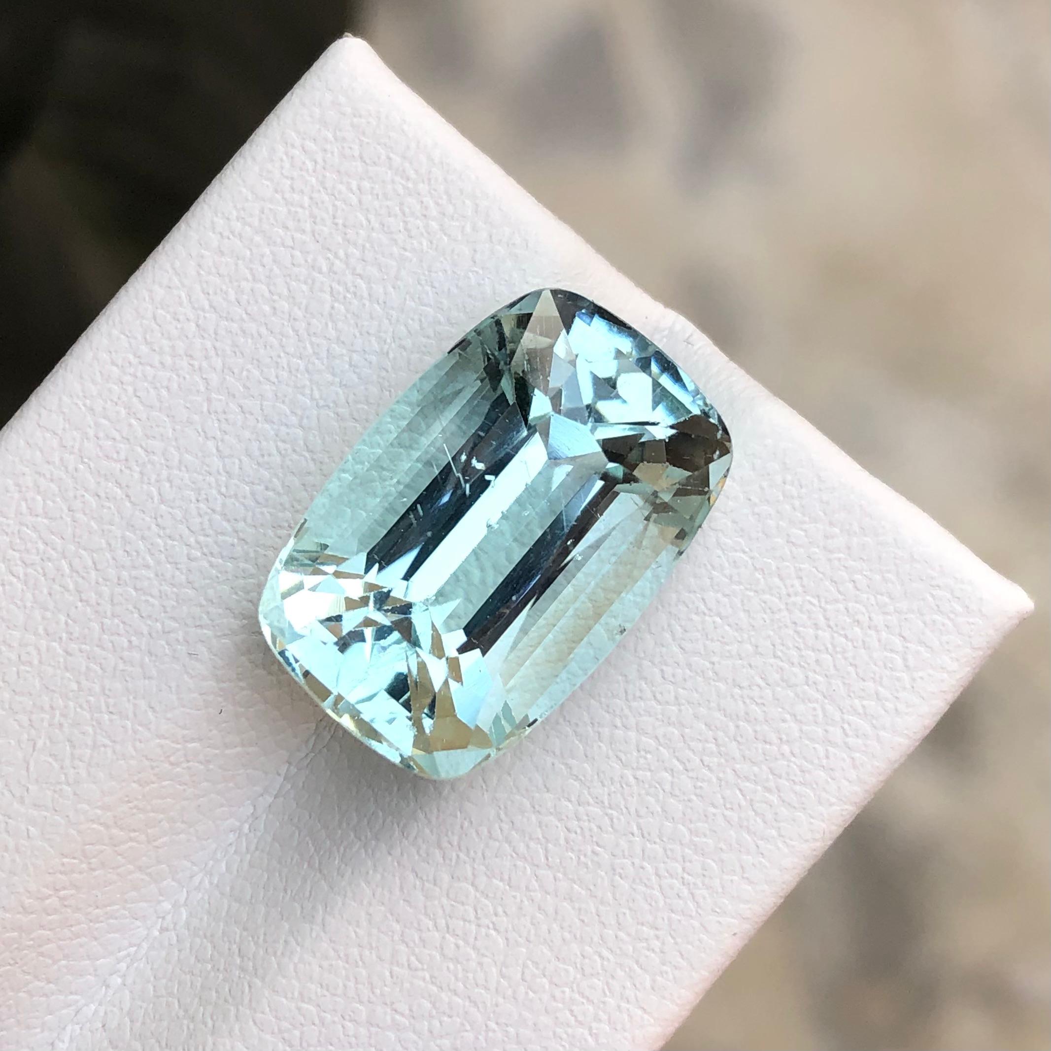12.59 ct Aquamarine Gemstone From Pakistan — view 3