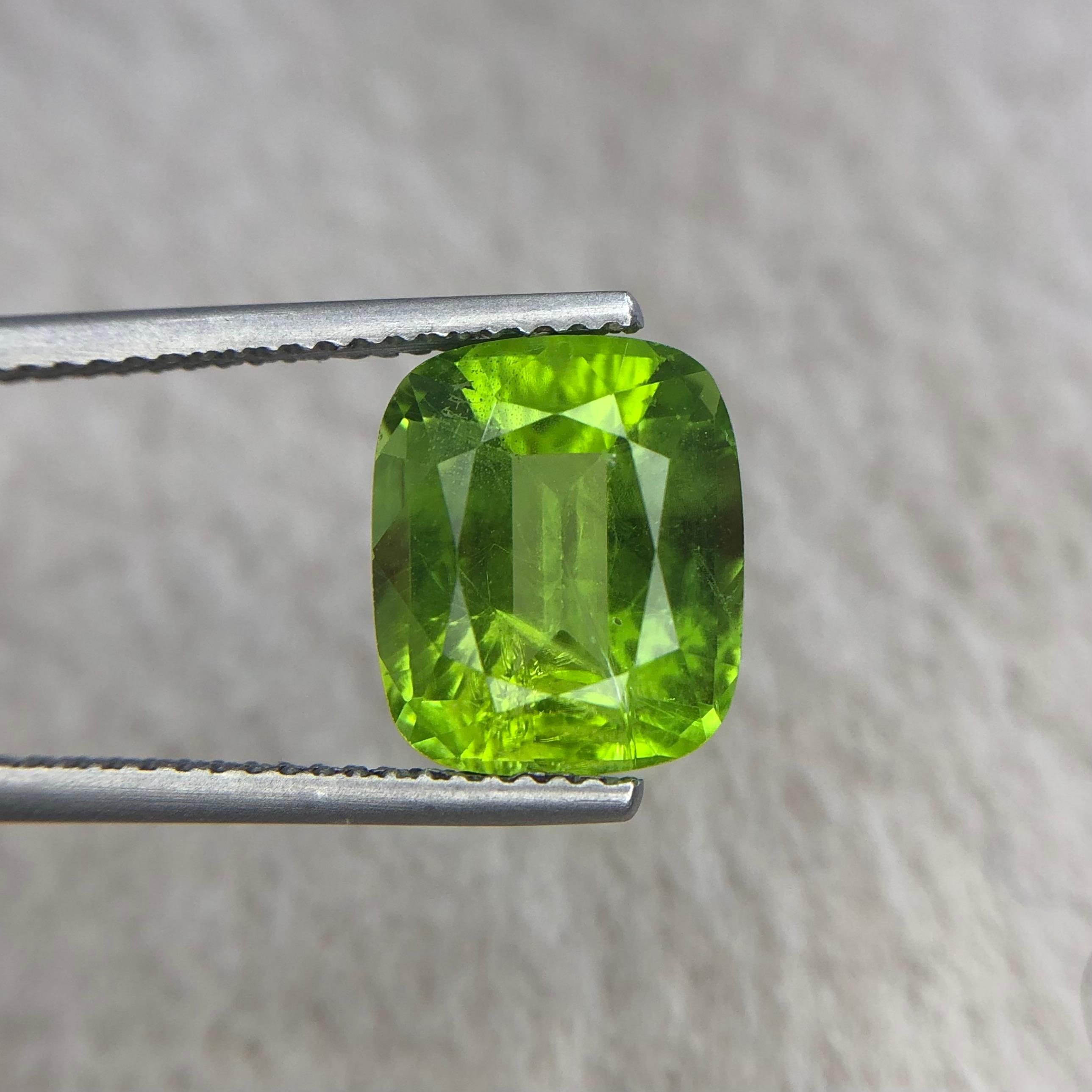 5.78 Carat Cushion Peridot Gemstone From Pakistan — view 3