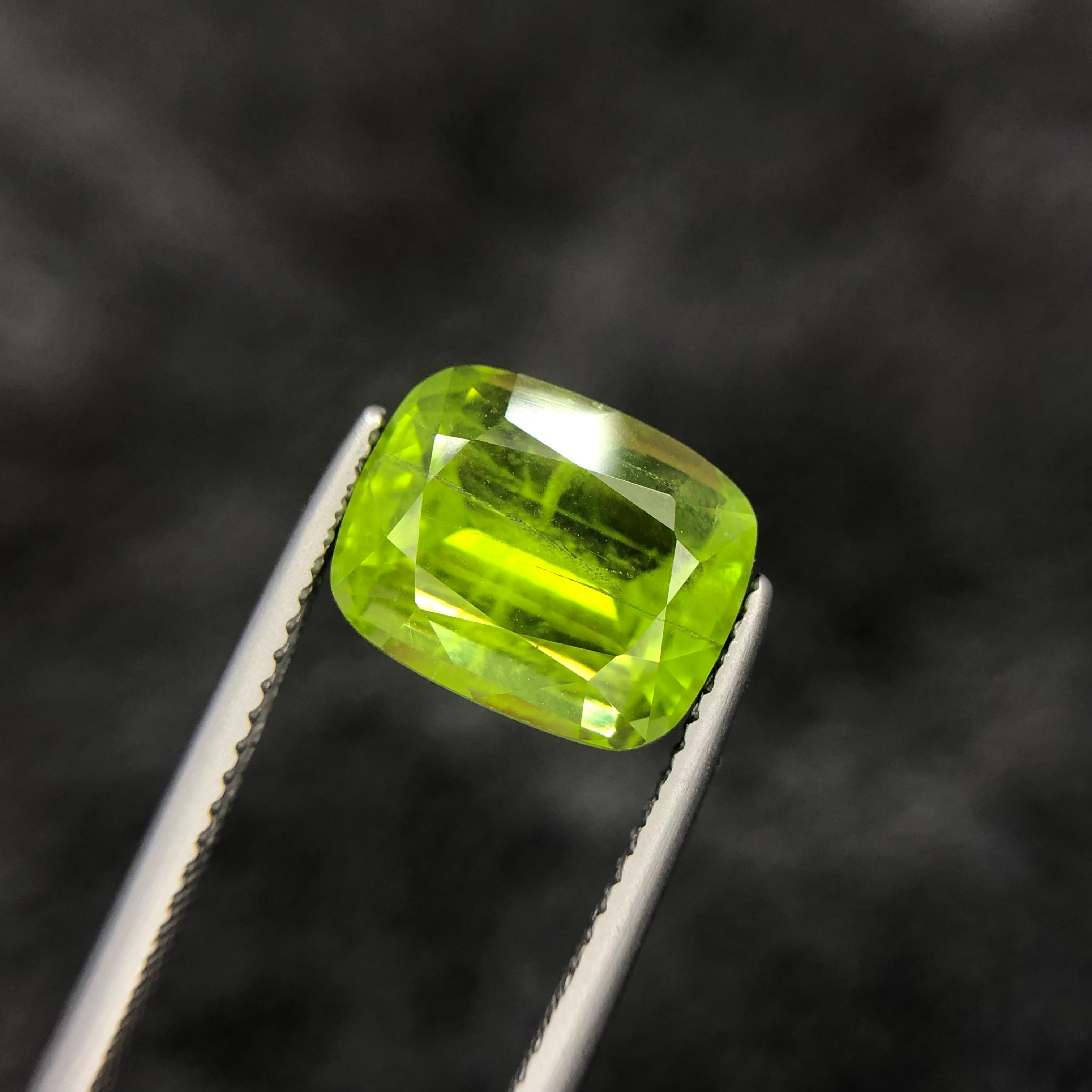 4.90 carat's peridot from Pakistan loose gemstone