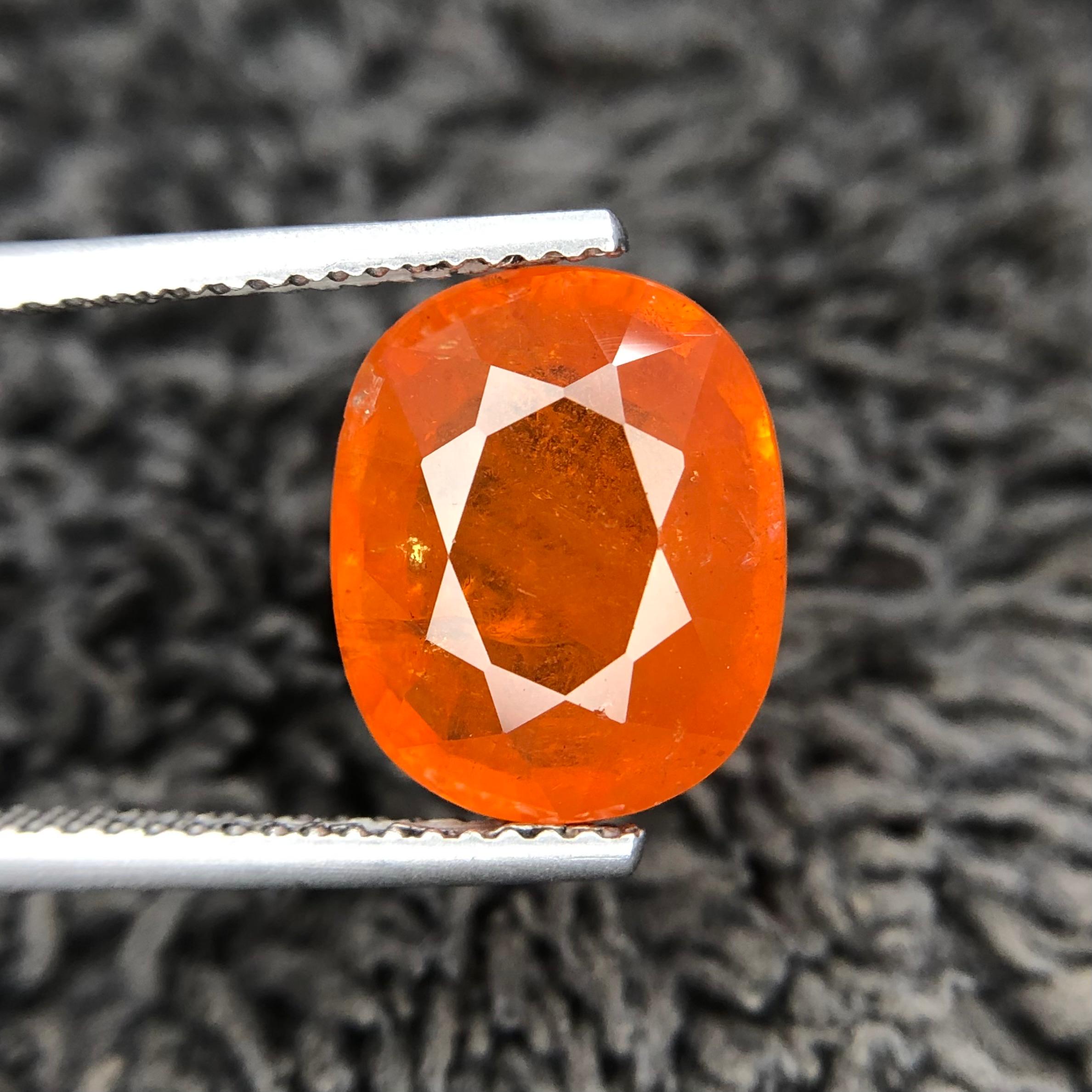 7.40 Carats Spessartite Garnet from Africa Loose Gemstone — view 1