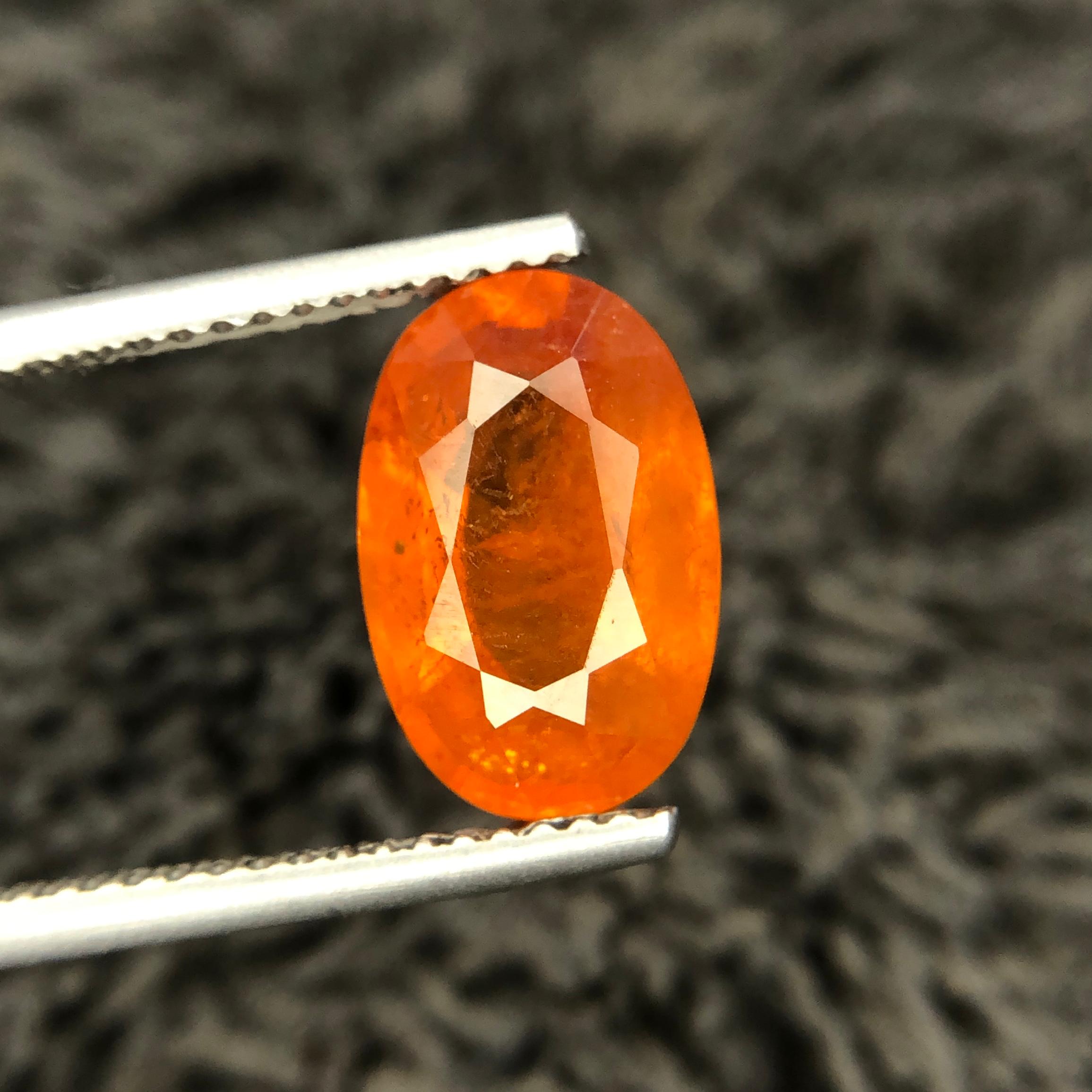 5.00 Carats Spessartite Garnet from Africa Loose gemstone — view 1