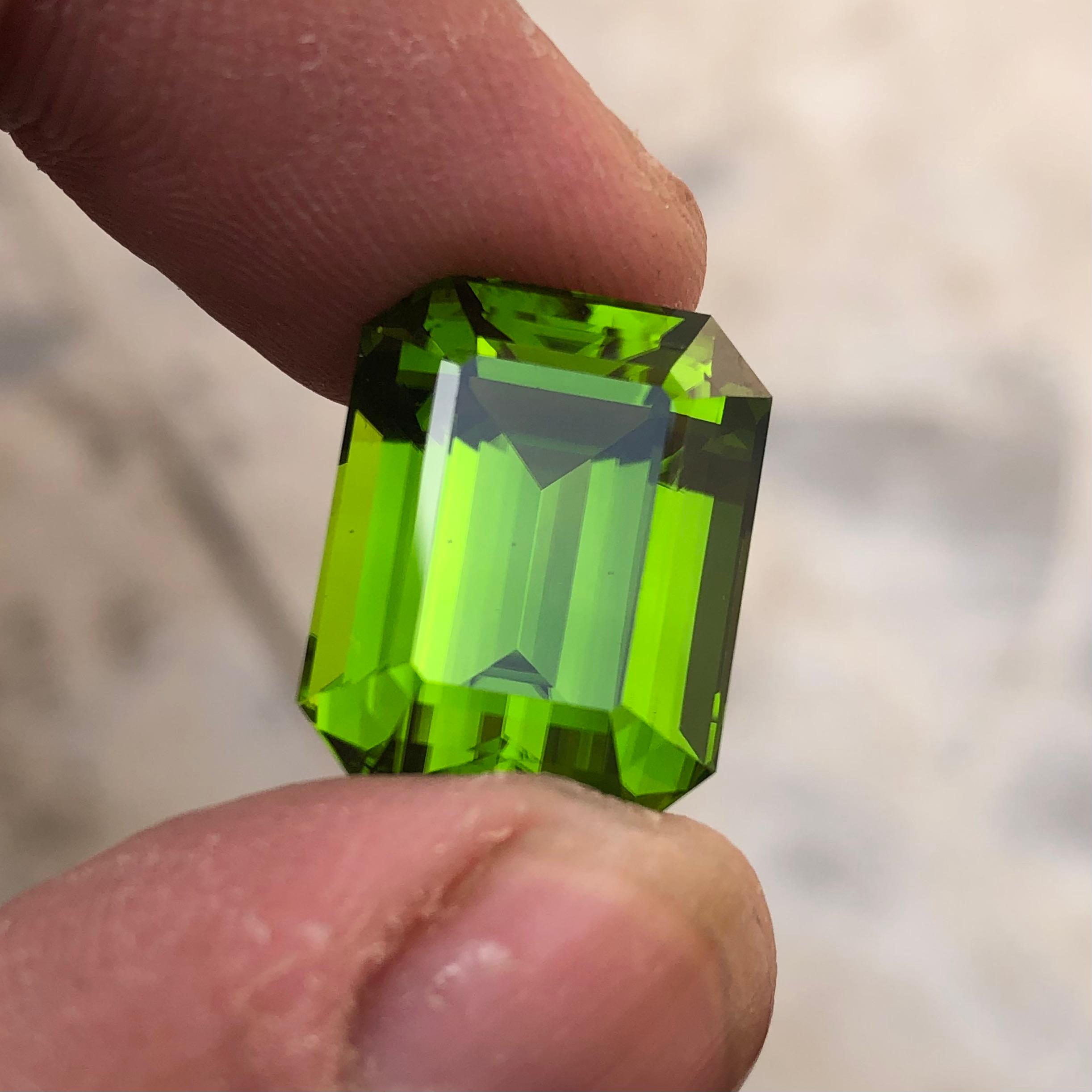 25.24 Carats Green Peridot from Pakistan Loose gemstone