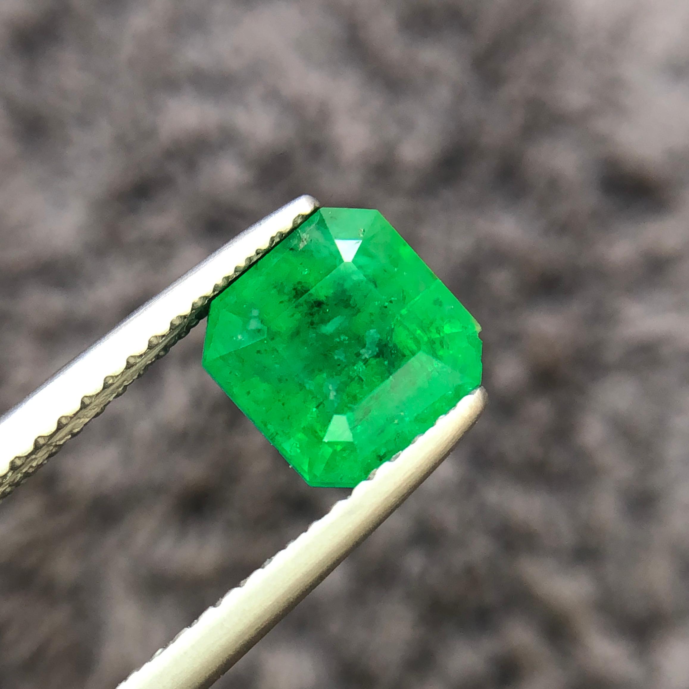 Swat Emerald from Pakistan Loose Gemstone — view 1